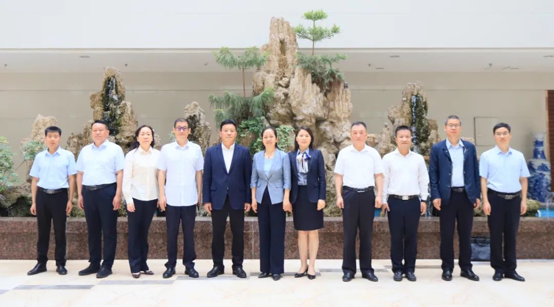 揚帆起航 譜寫絢麗新篇章 | 花花牛乳業集團新一屆董事會成立并召開中高層以上領導干部會議 揚帆起航 譜寫絢麗新篇章 | 花花牛乳業集團新一屆董事會成立并召開中高層以上領導干部會議