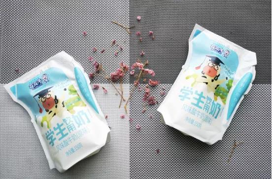 花花牛首款愛克林低溫學生飲用酸牛奶上市啦!!! 花花牛首款愛克林低溫學生飲用酸牛奶上市啦!!!