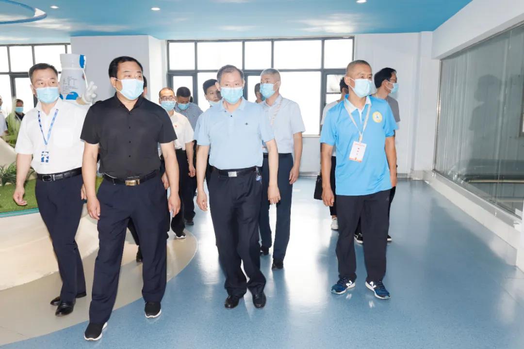 鄭州市安全生產(chǎn)雙重預(yù)防體系建設(shè)現(xiàn)場觀摩會(huì)在花花牛乳業(yè)集團(tuán)鄭州分公司召開