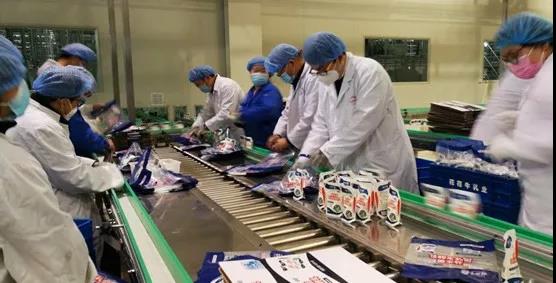 花花牛 | 全面復工 確保百姓所需 看中原乳企花花牛如何助力抗疫 花花牛 | 全面復工 確保百姓所需 看中原乳企花花牛如何助力抗疫